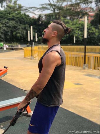 monvalx Fotografii Nud Scurse OnlyFans 3