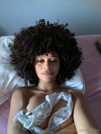 msflat Fotografii Nud Scurse OnlyFans 38