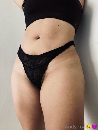 ndyroa Fotografii Nud Scurse OnlyFans 2