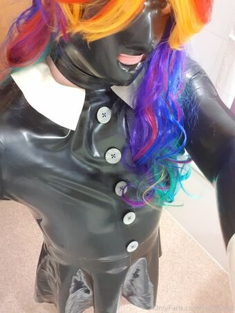 neonlatex Fotografii Nud Scurse OnlyFans 8