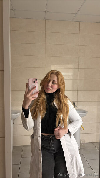 nestyya Fotografii Nud Scurse OnlyFans 3