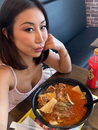 nicoledoshitv Fotografii Nud Scurse OnlyFans 10