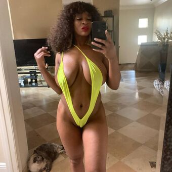 Nyla Storm Fotografii Nud Scurse OnlyFans 4