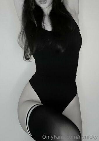 nynicky Fotografii Nud Scurse OnlyFans 15