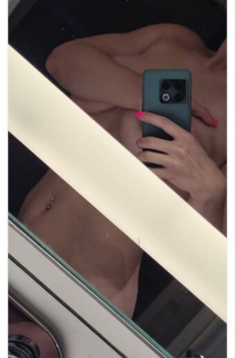 Olly Esse Fotografii Nud Scurse OnlyFans 18