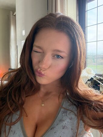 phoebeisginger