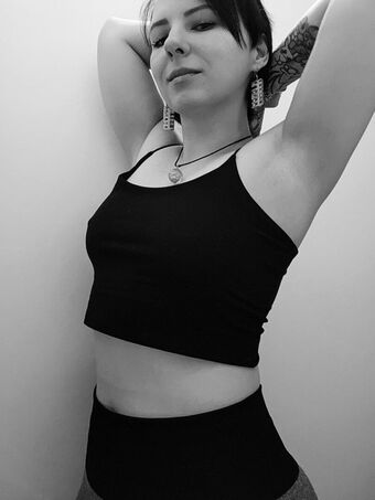 Pokedex Fotografii Nud Scurse OnlyFans 42