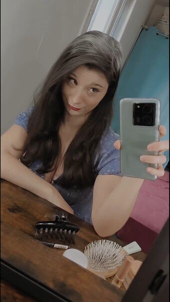 Pressea Fotografii Nud Scurse OnlyFans 2