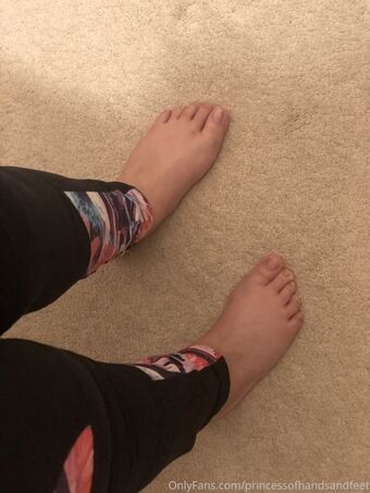 princessofhandsandfeet