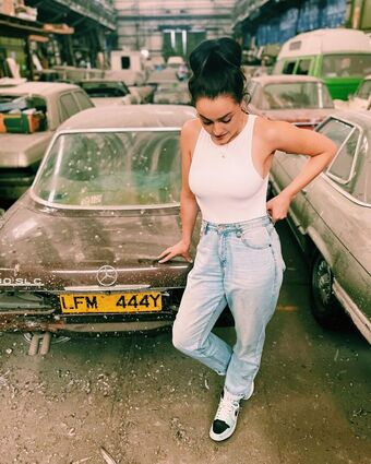 QueenB