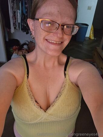 queengreeneyes420