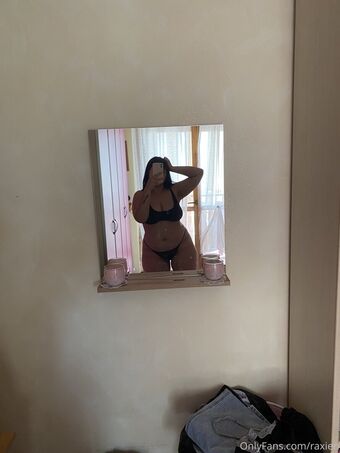 Raxien Fotografii Nud Scurse OnlyFans 17