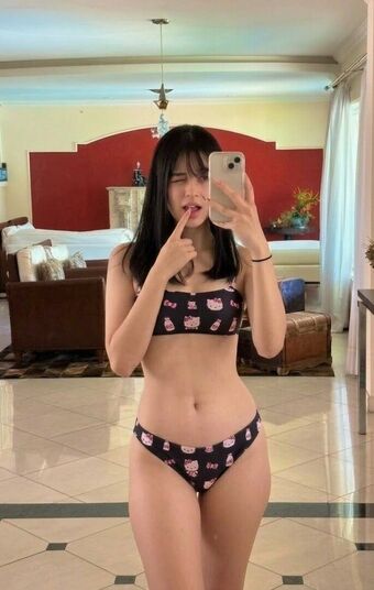 Rhaychu Fotografii Nud Scurse OnlyFans 7