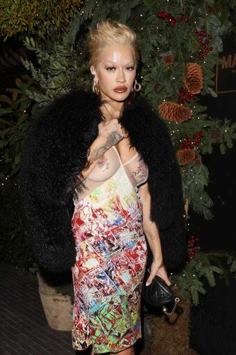ritaora Fotografii Nud Scurse OnlyFans 12