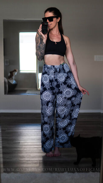 rubyluxxofficial Fotografii Nud Scurse OnlyFans 16