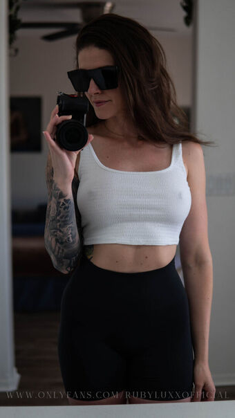 rubyluxxofficial Fotografii Nud Scurse OnlyFans 18