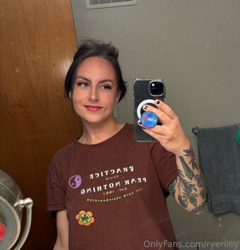 ryeriley Fotografii Nud Scurse OnlyFans 1