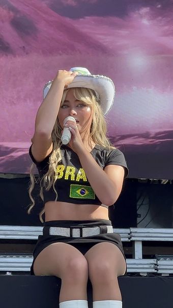Sabrina-carpenter