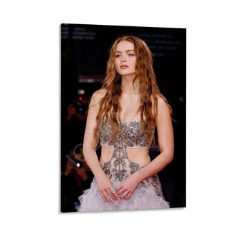 sadiesink Fotografii Nud Scurse OnlyFans 5
