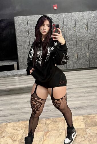 Sarahhsquatss Fotografii Nud Scurse OnlyFans 9