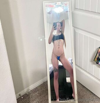Savannah Fotografii Nud Scurse OnlyFans 111