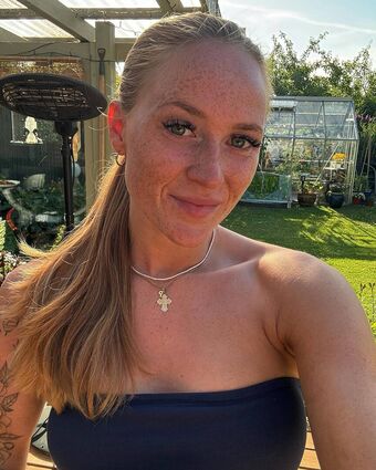Simona Dalgaard Fotografii Nud Scurse OnlyFans 6