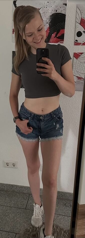 Sintica Fotografii Nud Scurse OnlyFans 65