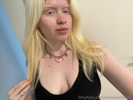 Snowwhitebella