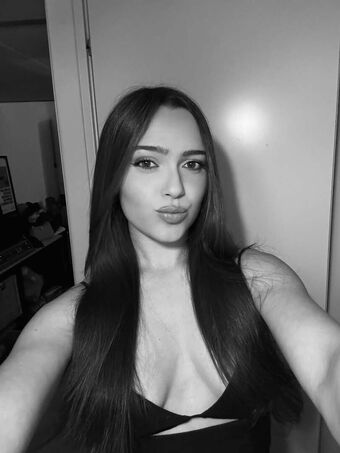Sofia Cerio Fotografii Nud Scurse OnlyFans 12