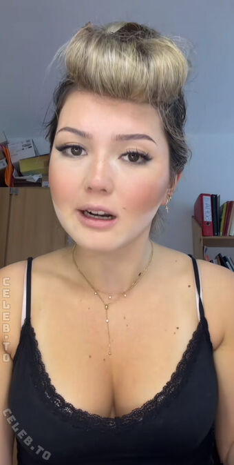 Sofia Stark Fotografii Nud Scurse OnlyFans 50