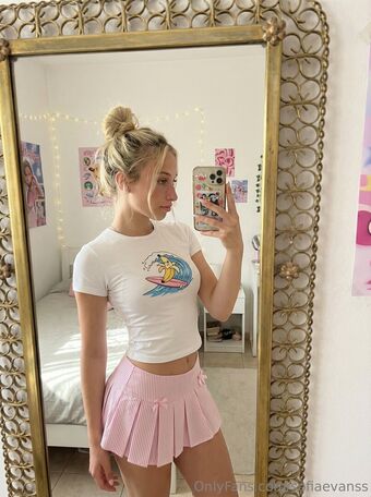 sofiaaevanss Fotografii Nud Scurse OnlyFans 12