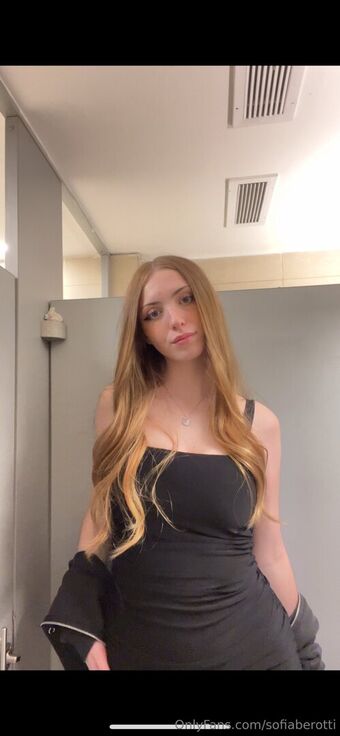 sofylotta Fotografii Nud Scurse OnlyFans 11