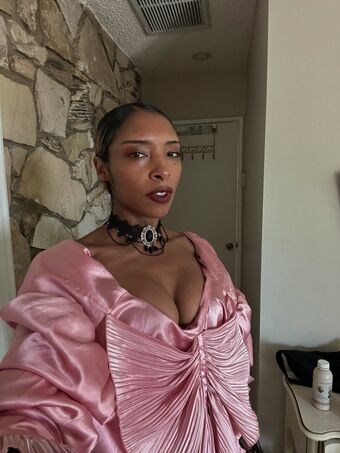 Spellling Fotografii Nud Scurse OnlyFans 53