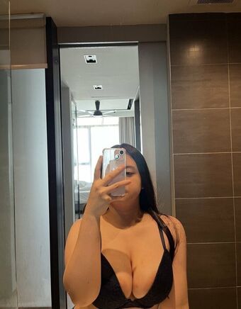 Stephanie Lee