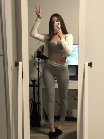 Stopannya Fotografii Nud Scurse OnlyFans 14