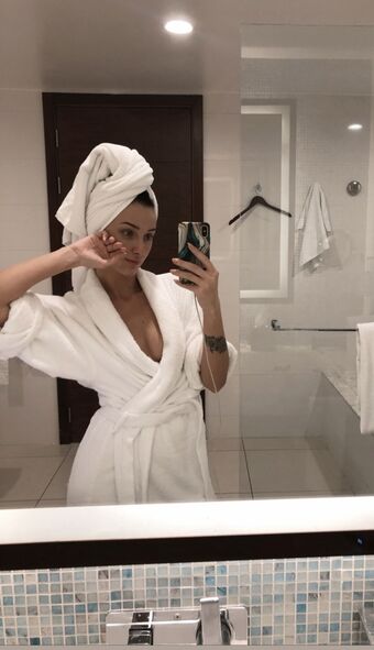 Stopannya Fotografii Nud Scurse OnlyFans 17