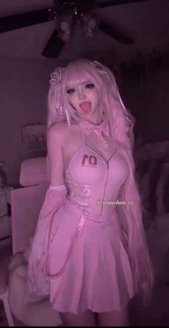 strawbarizz Fotografii Nud Scurse OnlyFans 33