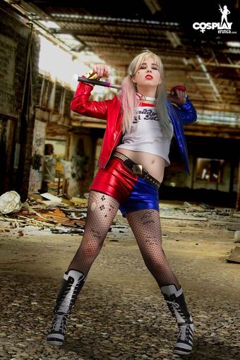 Superheroines