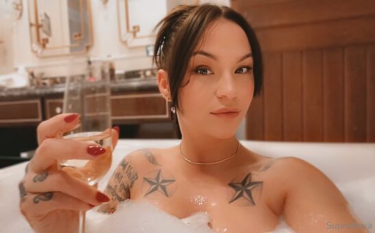 Supranova Fotografii Nud Scurse OnlyFans 9