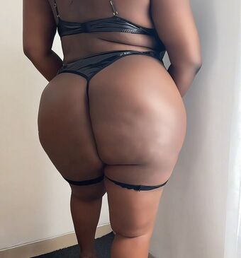 thatbootythox Fotografii Nud Scurse OnlyFans 49
