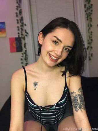 thecoragrant Fotografii Nud Scurse OnlyFans 12