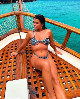 throwsumchlo Fotografii Nud Scurse OnlyFans 2