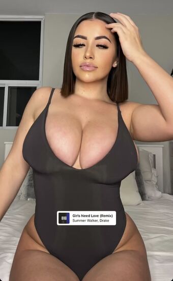 Trinity Pedersen Fotografii Nud Scurse OnlyFans 16