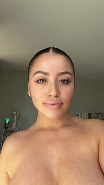 Trinity Pedersen Fotografii Nud Scurse OnlyFans 24