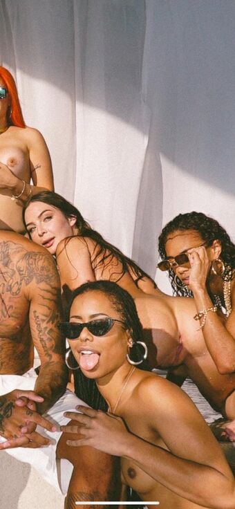 Tyga Fotografii Nud Scurse OnlyFans 32