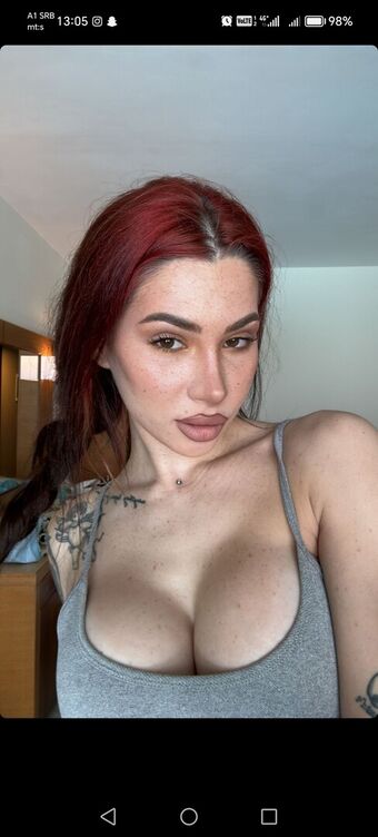 Ukiq Fotografii Nud Scurse OnlyFans 2