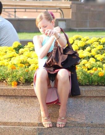 Upskirt - Candids