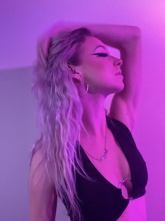 urebabe Fotografii Nud Scurse OnlyFans 20