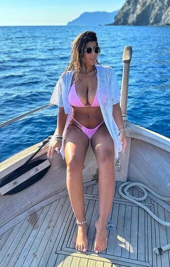 Valentina De Nucci Fotografii Nud Scurse OnlyFans 27