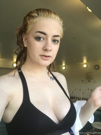 valfree Fotografii Nud Scurse OnlyFans 10